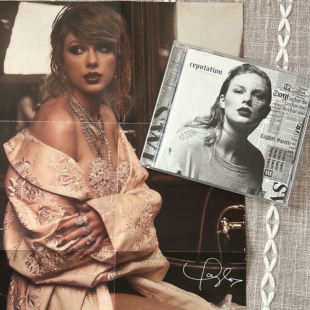Reputation CD with Double Sided Poster 5/6 Rep Album Original Version
